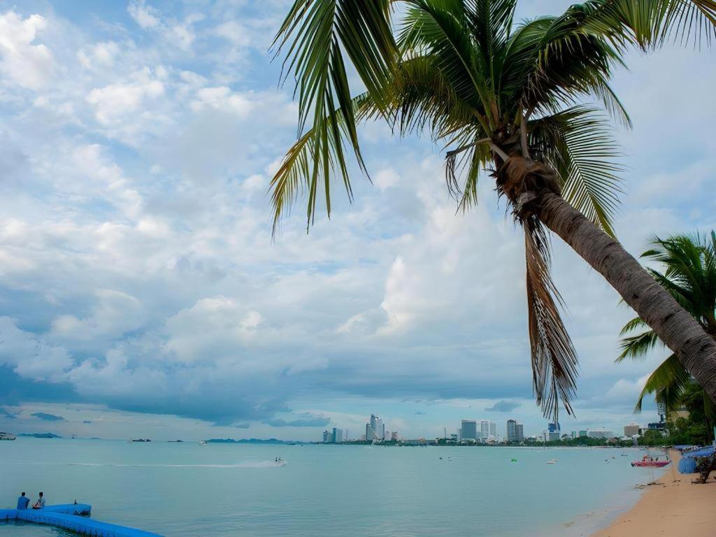 Lido Beach Hotel Pattaya Exterior photo