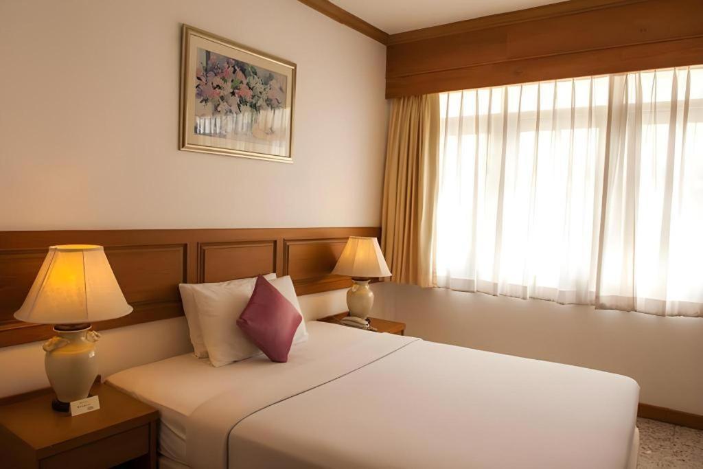 Lido Beach Hotel Pattaya Exterior photo